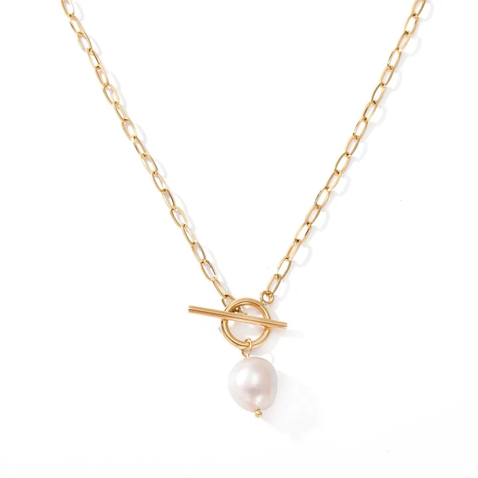Saran Pearl Drop Necklace