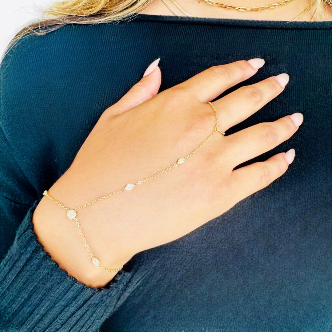 Vani Pavé Station Hand Chain