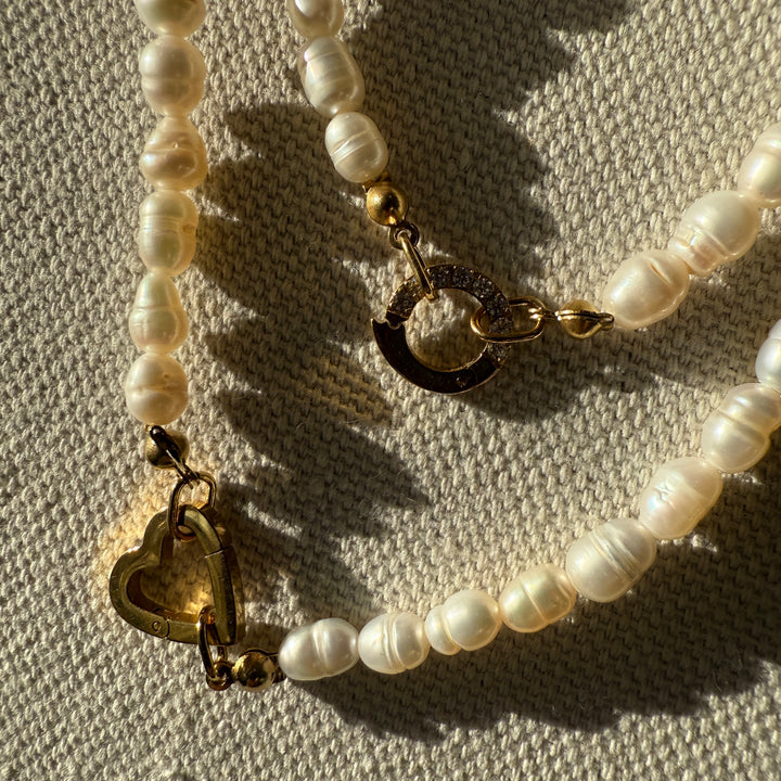 REBEKAH CARABINER & PEARL NECKLACE