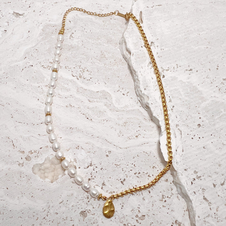 Kendra Pearl Necklace