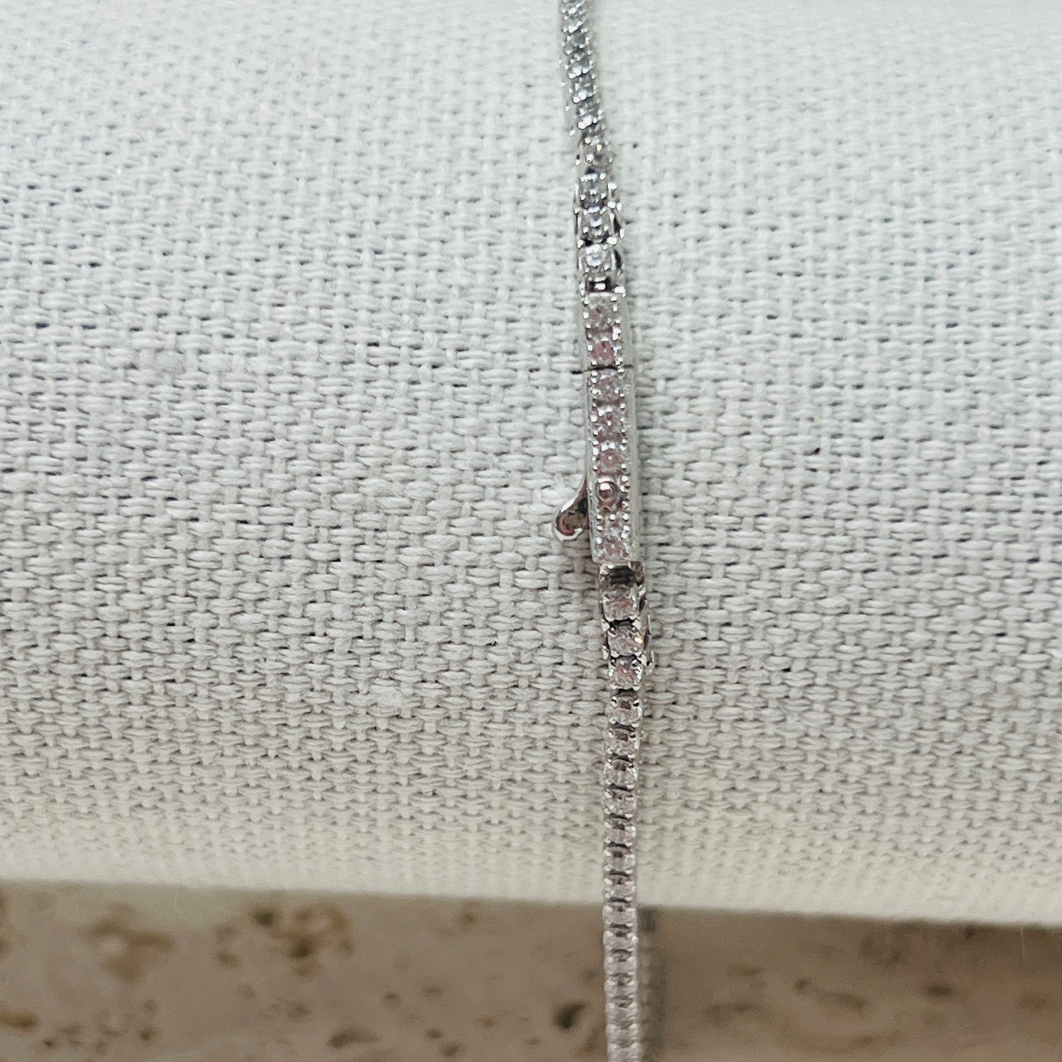 1mm clearance tennis bracelet