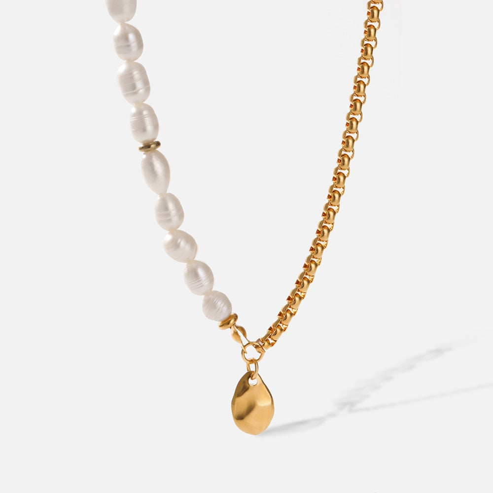 Kendra Pearl Necklace